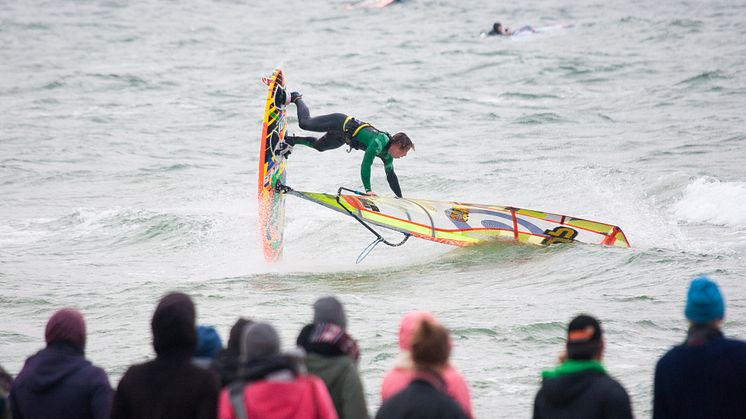 Das Surf-Festival am Südstrand auf Fehmarn ist der jährliche Auftakt der Wassersportsaison © Phil Schreyer