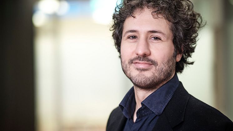 Dario Salvi leder ett nytt forskningsprojekt där viktig data om Parkinsons sjukdom ska kunna samlas in via mobila enheter och utan att patienten behöver uppsöka sjukvården.