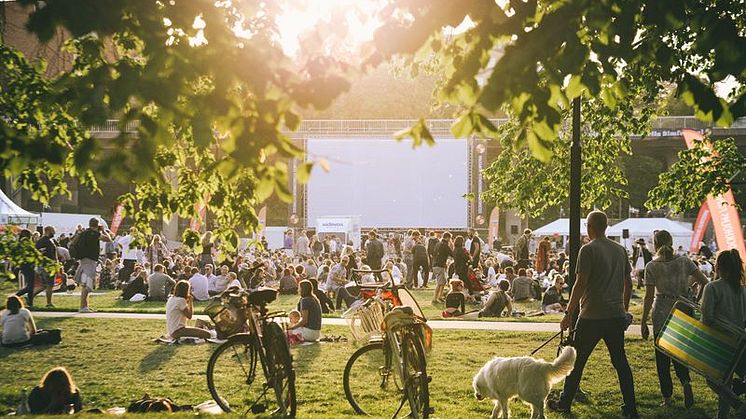 Stockholm filmfestivals Sommarbio utökar med liveartister och Skansens Jonas Wahlström som inviger