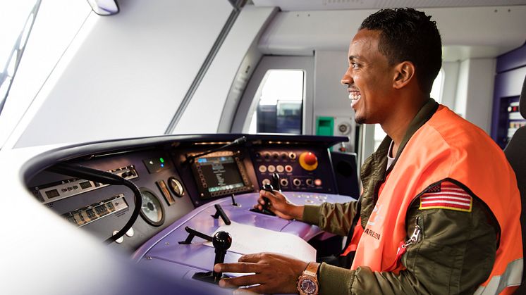 Ahmed Osman gör sin lokförarpraktik på SJ Götalandståg. Foto: Bodil Berqvist.