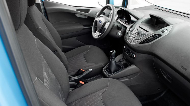 Ford Transit Courier -sisätilat
