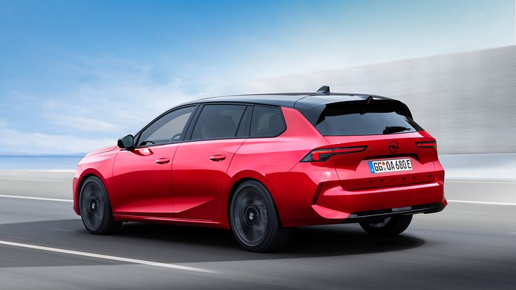 10_opel_astra_sports_tourer_electric_520670-6386f95c37bde