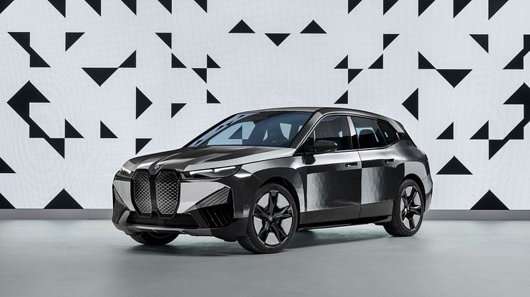 BMW iX med E Ink