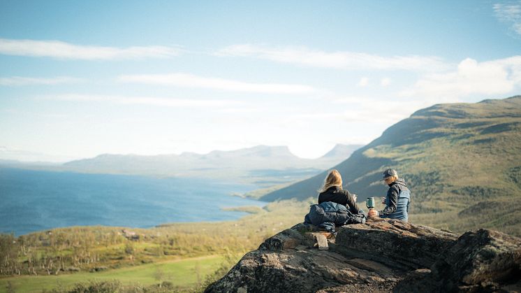 Swedish outdoor cooking brand gives the gift of experiences with three curated collections of outdoor cooking equipment and reusable containers.﻿﻿
