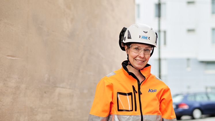 Katja Pekkanen vastaa Aren projektiliiketoiminnasta ja pitää johtamista yhtenä onnistuneen projektin kulmakivistä.﻿