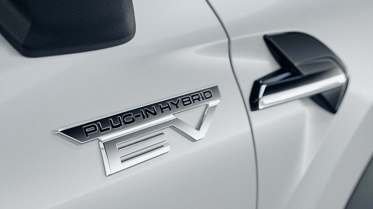 23MY_ASX_HEV_Instyle_PHEV_badge_side