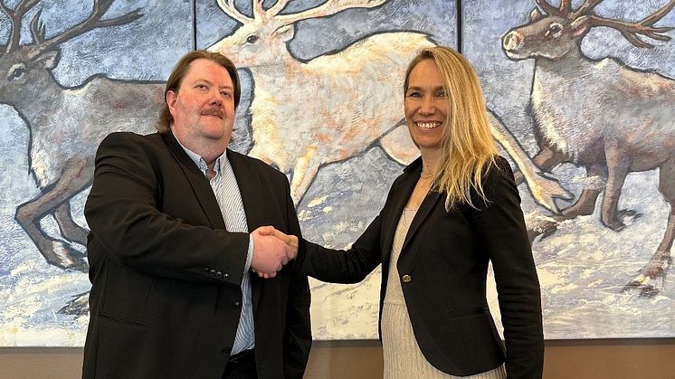ETD Finlandin liiketoimintajohtaja Patrik Wiik ja Huawei Suomen yritysliiketoiminnasta vastaava  maajohtaja Ira Keskitalo