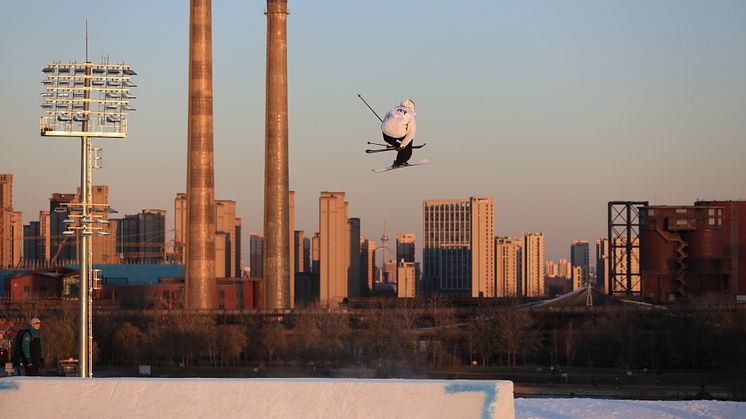 231202-Jesper-Tjäder-världscup-big-air-Kina-Foto-FIS