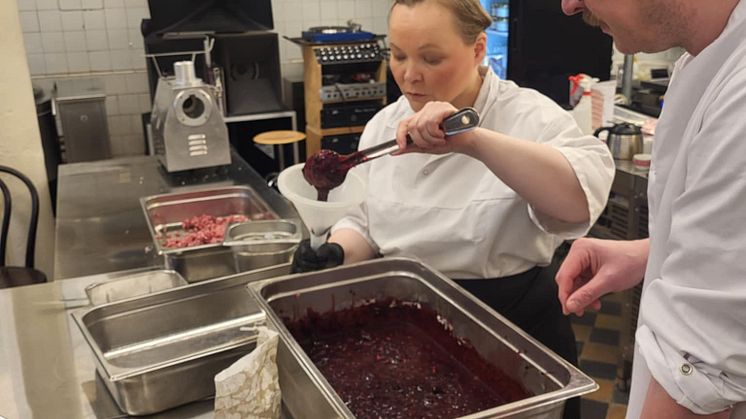 Blodpølseproduksjon 