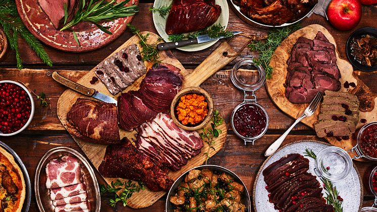 Vildsvinskabanoss och popcornglass - årets nyheter på Tyrols julbord