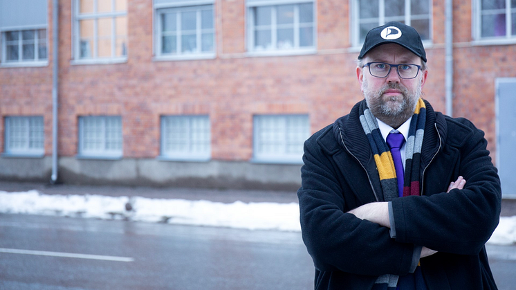 På bilden: Mikael Enmalm, vice partiledare och EU-kandidat för Piratpartiet. Foto: Helena Lingmar