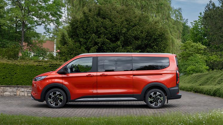 Ford Tourneo Custom Active (4).jpg