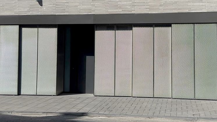Die technische Umsetzung der Planungen sowie die bauseitig vorhandenen Herausforderungen hat das Team von Lublinsky Stahl- und Metallbau aus Brühl herausragend gelöst. 