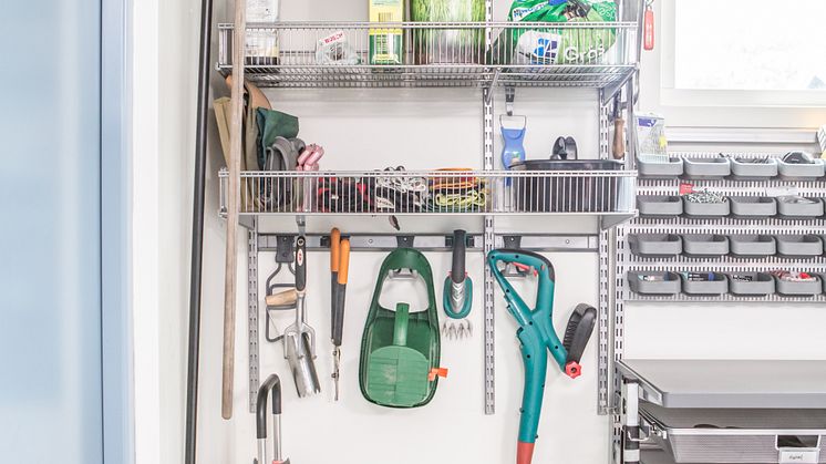 DK_Elfa_garage_storage_swedishfamily_overview 4a