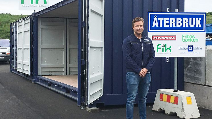 Johan Helander vid den nya insamlingsytan för återbruk.