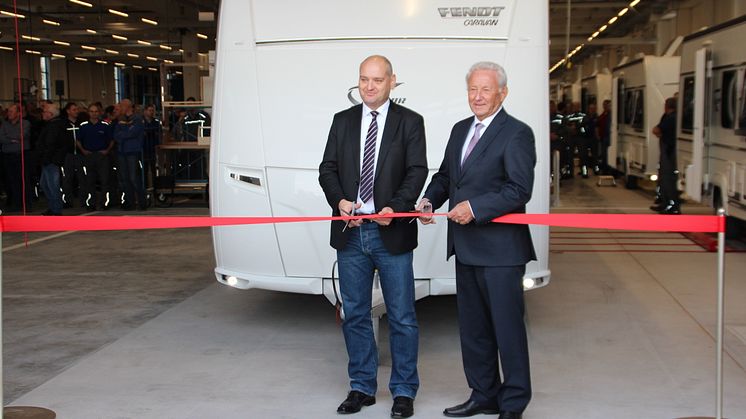 Offizielle Einweihung mit Martin Paninka (Bürgermeister Asbach-Bäumenheim) und Harald Striewski (Eigentümer Fendt-Caravan GmbH)