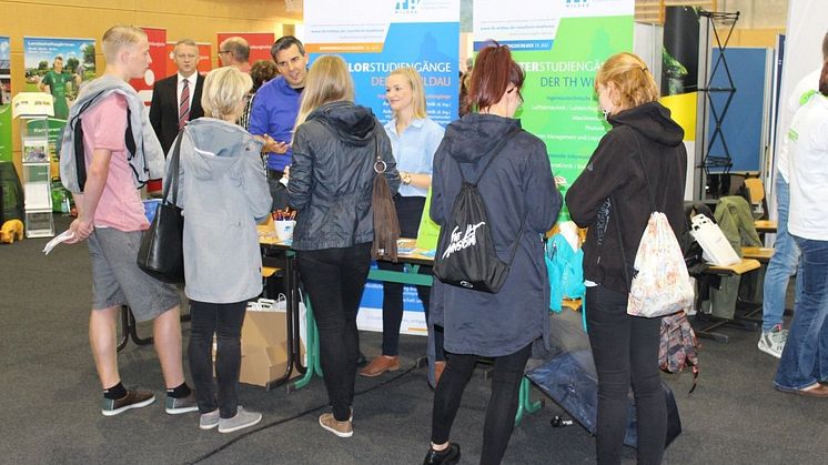 Der Informationsstand der TH Wildau auf der Bildungsmesse in Königs Wusterhausen. © LDS