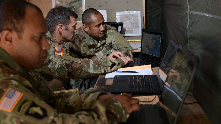 US soldiers working with SitaWare Headquarters