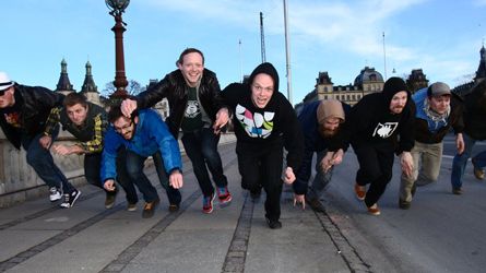 Von Dü deler Beskidte Tanker ud gratis