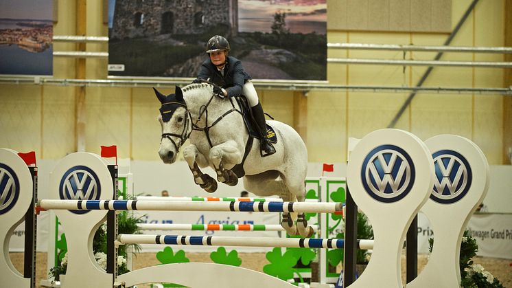 Emelie Grönberg på hästen Under Cover vann klassen med knappt en sekund. Foto: Haide Westring.