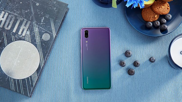 P20 Twilight lifestyle images 3