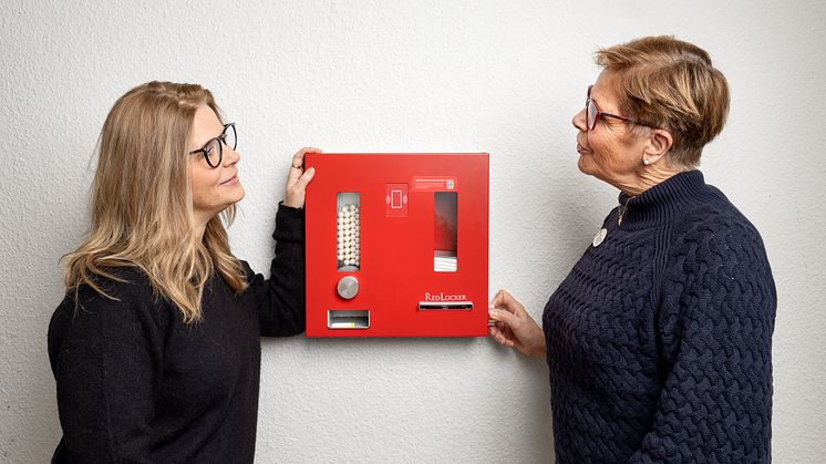 Red locker-0179-web