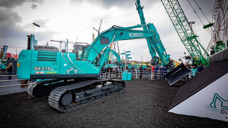Kobelco_Bauma_Photo_Engcon