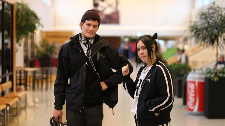 Tora Sparkles testar skolor och program inför gymnasievalet