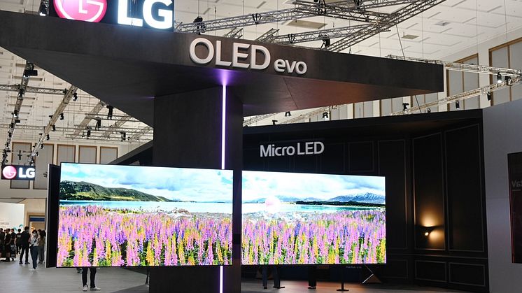 LG-booth_97-OLED