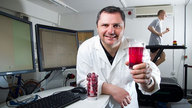 Drinking Montmorency cherry concentrate reduces effects of gout