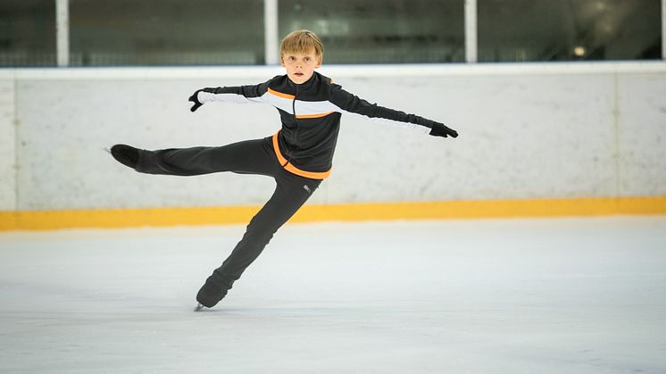 HOLIDAY ON ICE ACADEMY Sommercamp Leon Rojkov