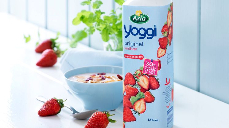 Den nye Arla Yoggi jordbær med 30% mindre sukker