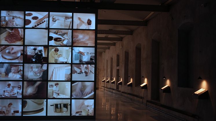 Installationsbild "Från Arbetsglädje till Äktenskapsskillnad" Petra Hultman