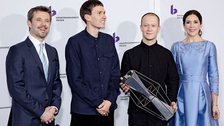 Komponist-duoen Den Sorte Skole modtager Kronprinsparrets Kulturpris 2017 for deres visionære arbejde, der udføres med stor fantasi og kreativitet. Den Sorte Skole består af Martin Højland (tv) og Simon Dokkedal (th)