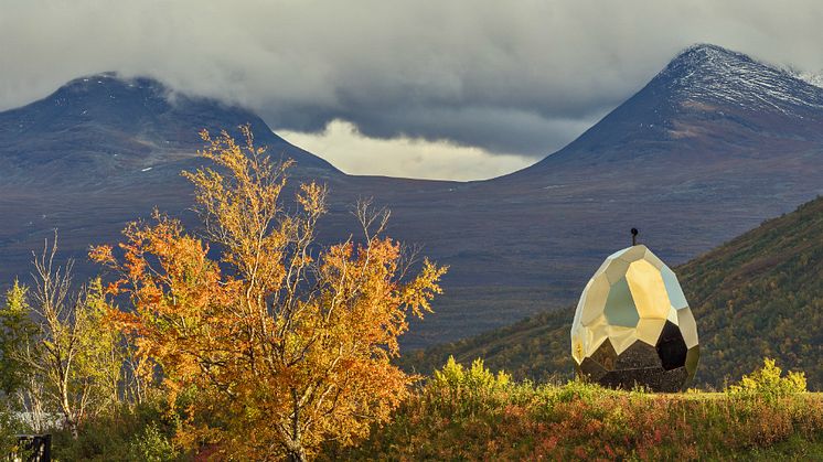 Riksbyggens världskända bastu Solar Egg på väg till Stockholm och Artipelag