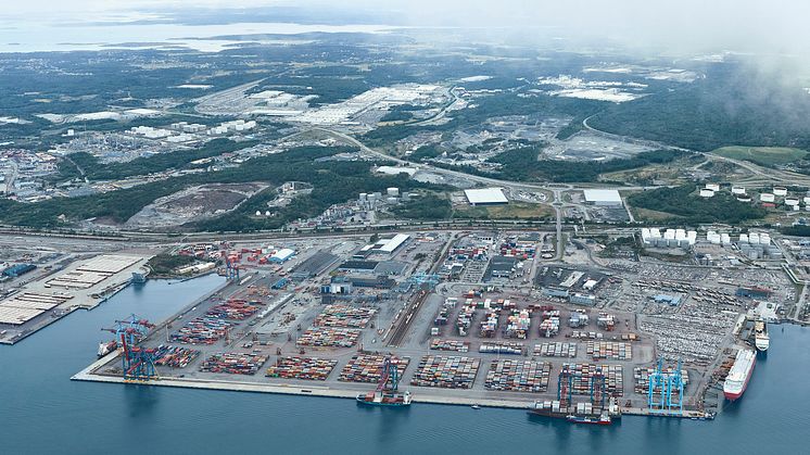 Västra kajen hos APM Terminals Gothenburg rustas nu upp för att förberedas för ett exklusivt kortsjö-erbjudande.