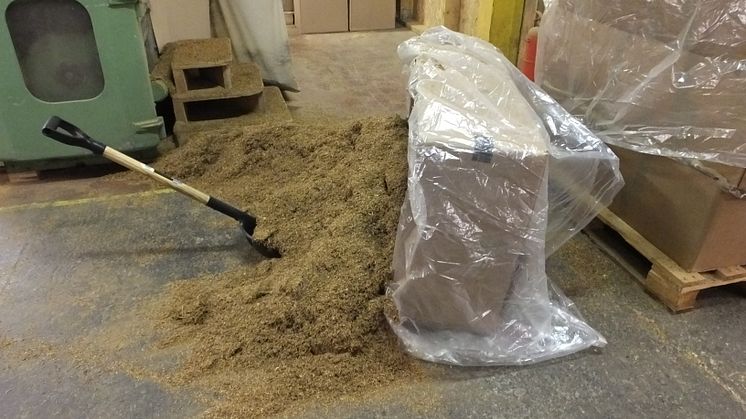 Tobacco at the illegal factory