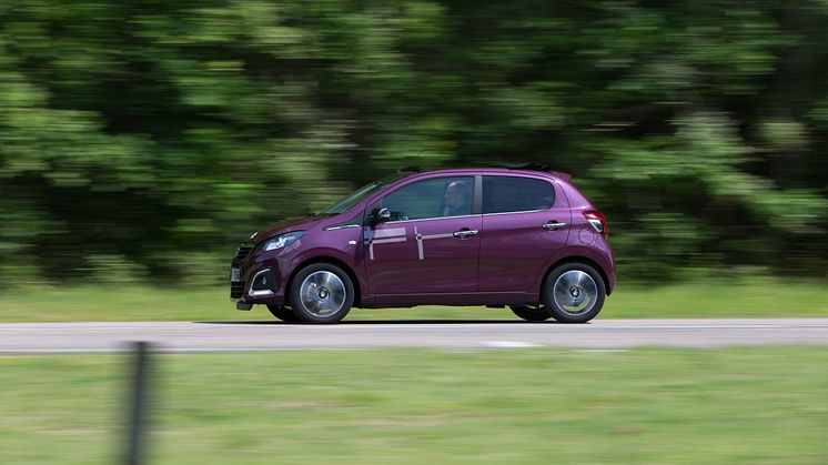 Peugeot 108 RedPurple_02