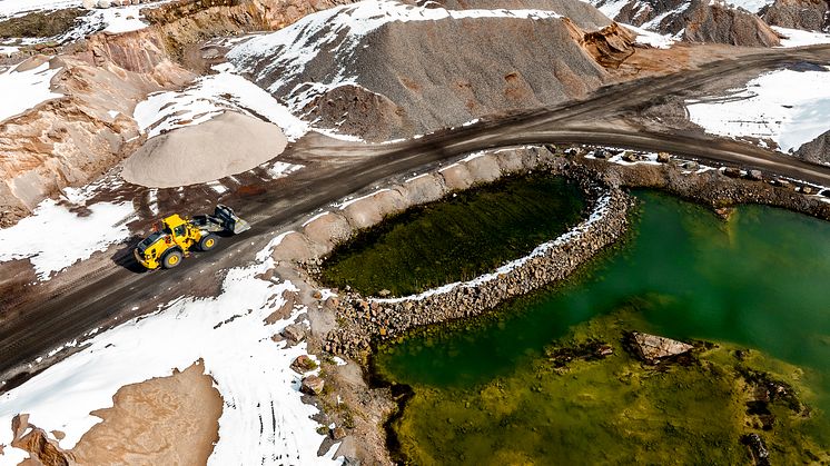 Volvo L180H i Heda bergtäkt