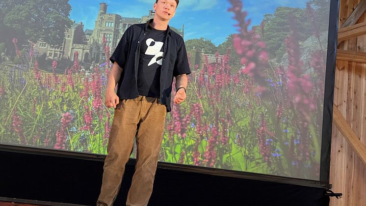 Nils van der poehl 2
