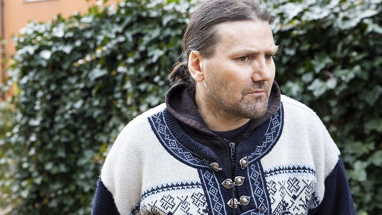  “Det har varit ett stort kaos men nu vågar jag prata öppet om vad jag varit med om”, säger Jan.
