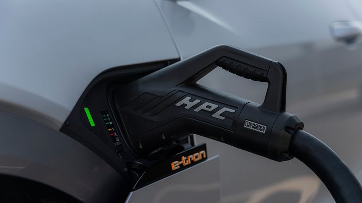 Audi e-tron 55 opladningsport