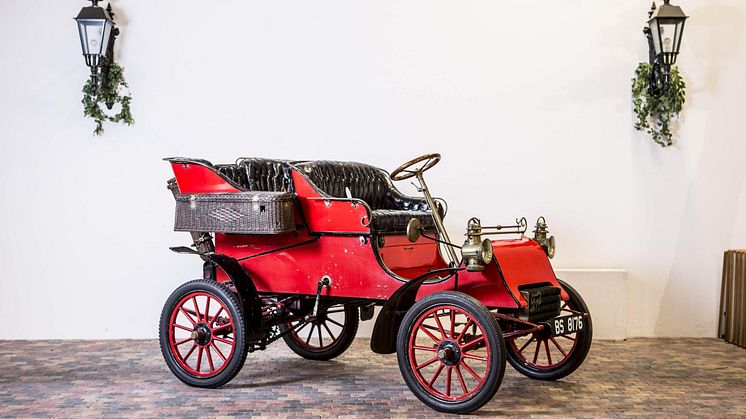 Én mand og 220 klassiske Ford-modeller