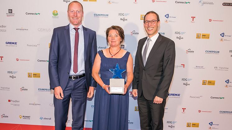 v.l. Benjamin Dawo, Annette Meyer, Dr. Gerrit Michelfelder bei der Verleihung der Franchise Awards 2018