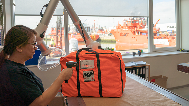 Both ESVAGT’s specially designed worksuits and life jackets are now equipped with barcodes so it is easy to trace every single suit – wherever it may be in the fleet. This improves safety and peace of mind at work. 