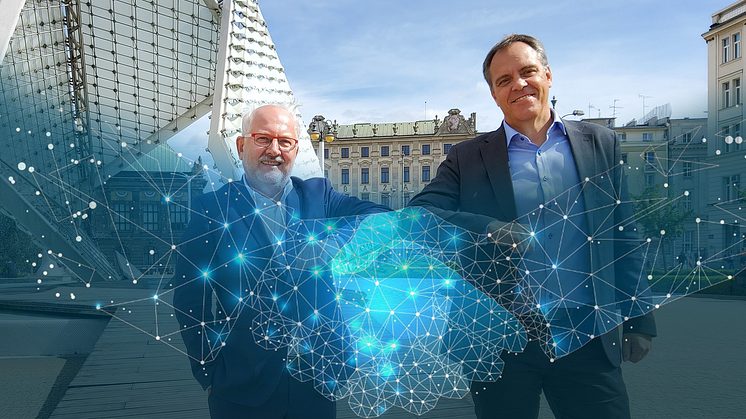Witold Kakol (left) BudSoft Sp. z o.o. Managing Director and Johan Kölfors Head of TECHNIA Simulation Centre of Excellence