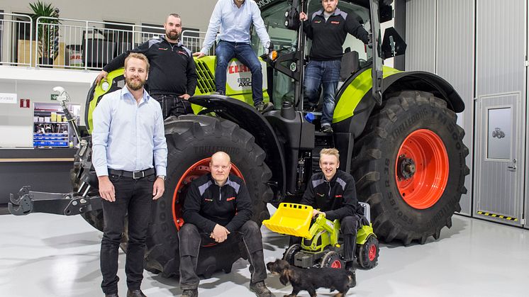 De anställda på anläggningen i Karlstad. Foto: Swedish Agro Machinery