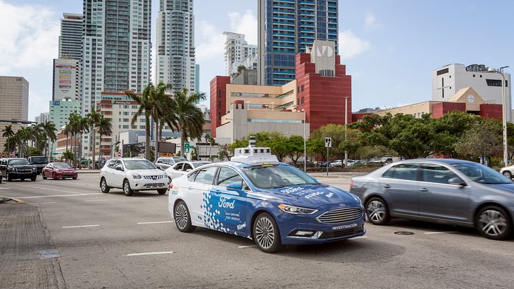 A Ford önvezető autója Miamiban 2018 tavasz