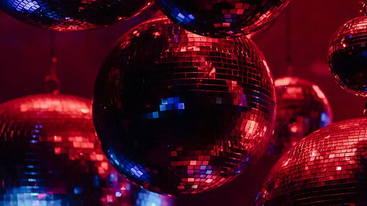 Vem vinner och vem åker ut i Let's dance?