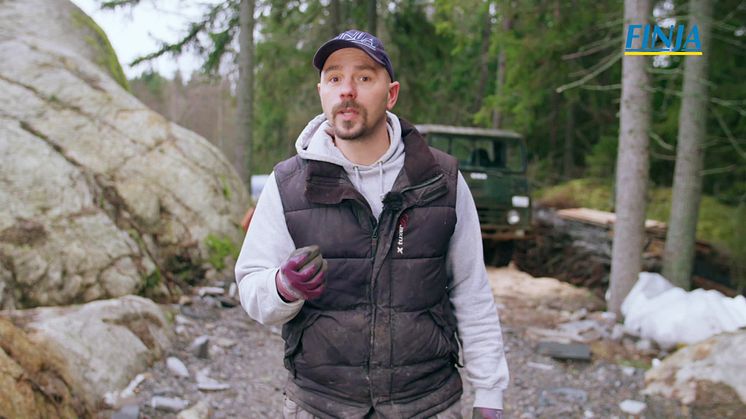 Björn bygger bo – Torrbruk i plastsäck